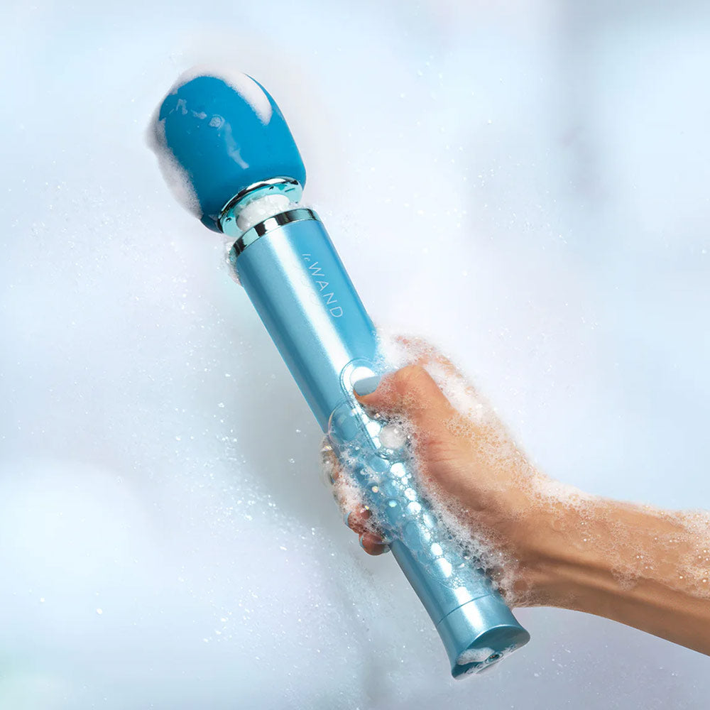 Le Wand Dive Submersible Rechargeable Vibrating Massager